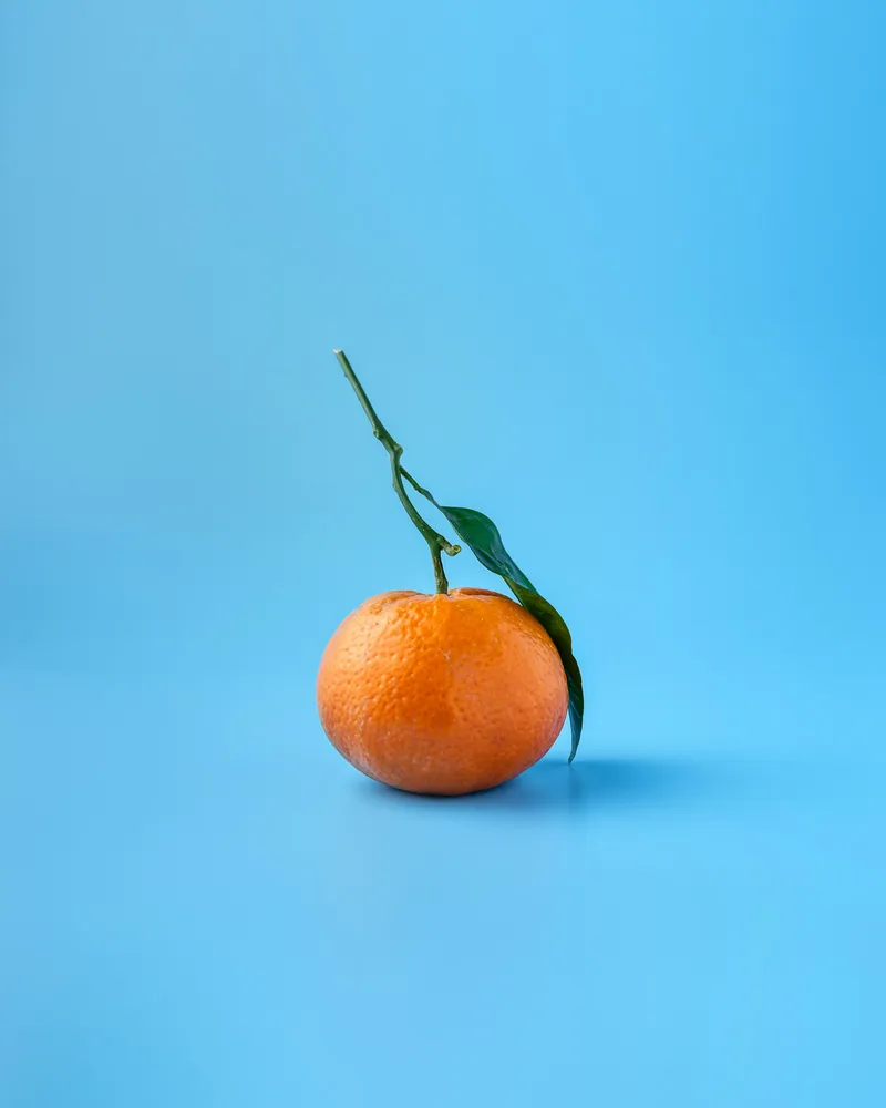 Naranjas y cítricos partidos, alimentos ricos en vitamina C